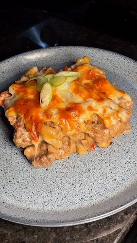 Jerk ground beef mac n cheese 🧀 

#reels #foodporn #macandcheese #jerk #easyrecipes