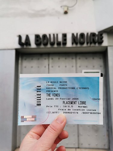 22 years ago today - on February 23, 2004 (also a Monday!) , The Vines played at La Boule Noire, Paris.

#thevines #craignich...