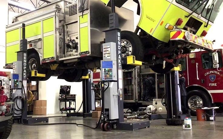 BendPak PCL-18B Mobile Column Lift System - Set of 2 - 36,000-Lb Capacity product image (2)