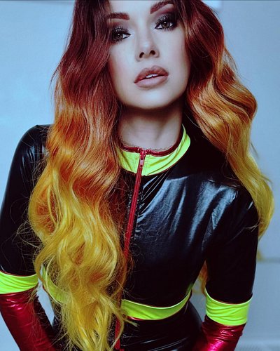 Hot 🔥 
.
.
.
.
.
.
#firefighter #cosplay #costume #flame #hot #streamer #redhead #twitch