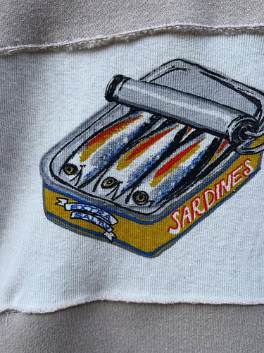 Some upcycles from today ✨

__________
#sardines #blacksabbath #ozzyosbourne #upcyclefashion #upcycledclothing