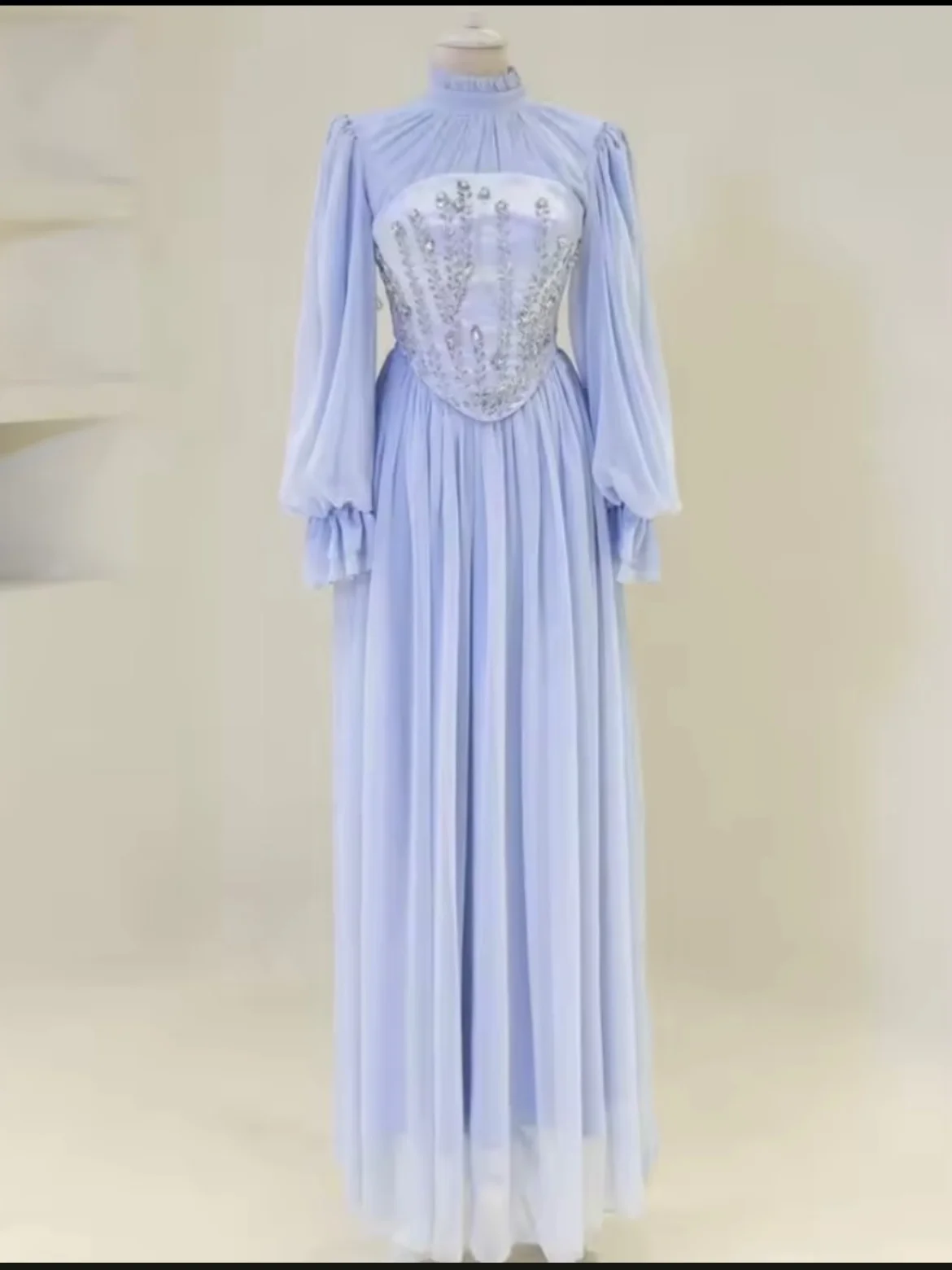 Luxury dress product image (6)
