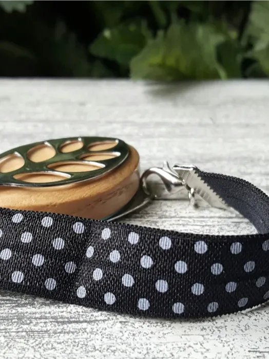 Black Dot Elastic Bracelet | Handmade Accessory for Bellabeat Leaf Urban & Ivy product image (1)