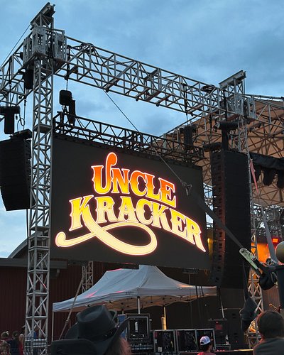 What a Great show tonight @unclekracker, always loved your music growing up and what an experience getting to see you sing LI...