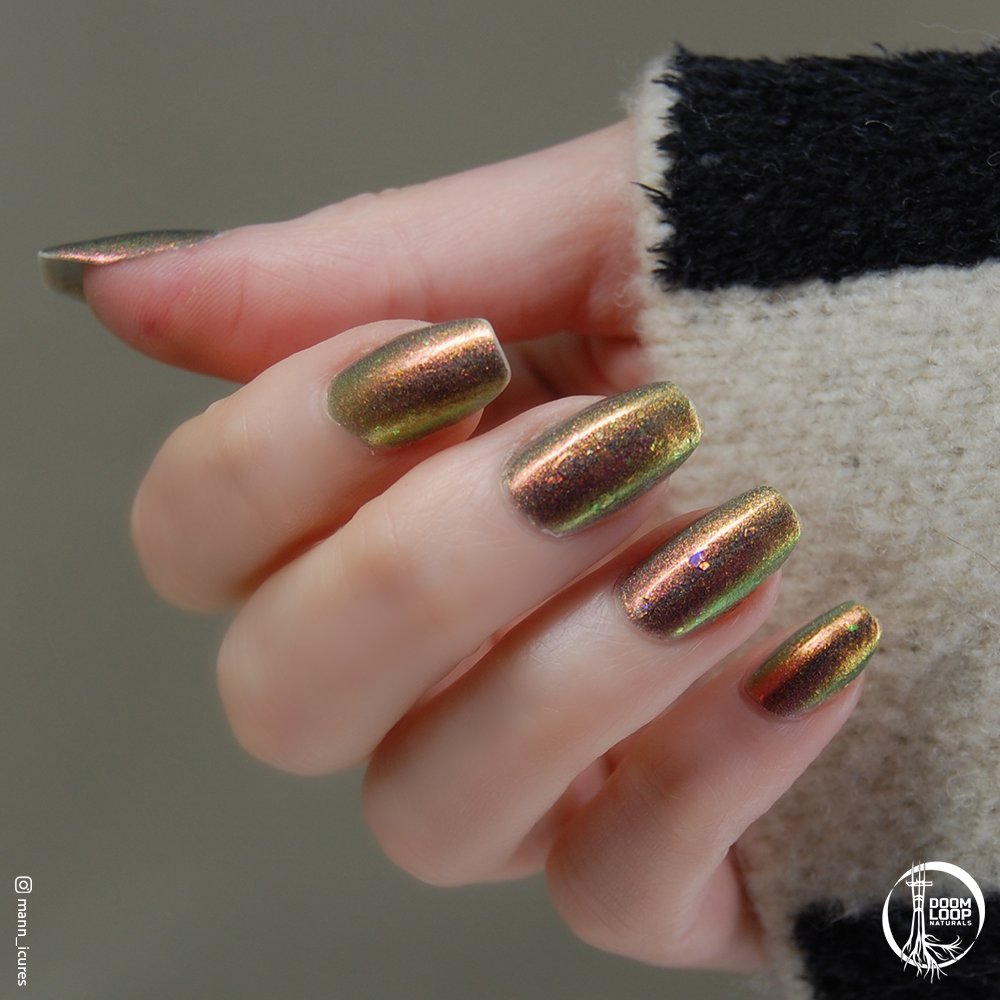 THE MADNESS OF CROWDS - Pink Green Gold Multichrome Nail Polish product image (7)