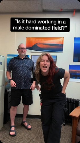 Posing with rocks like men pose with fish: Dave edition 

#science #rocks #fish #tinder
