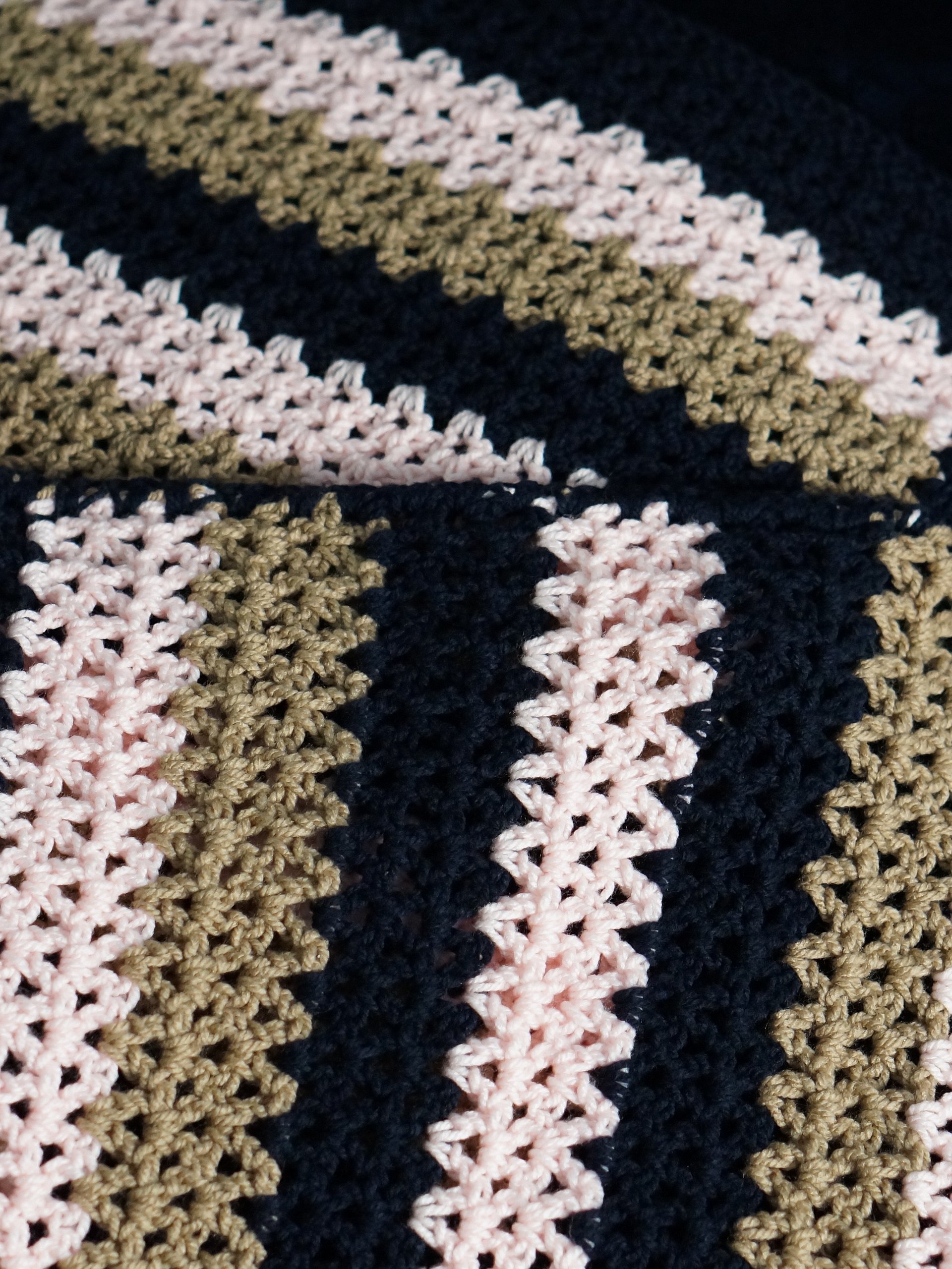 V stitch rectangular shawl pdf pattern product image (1)