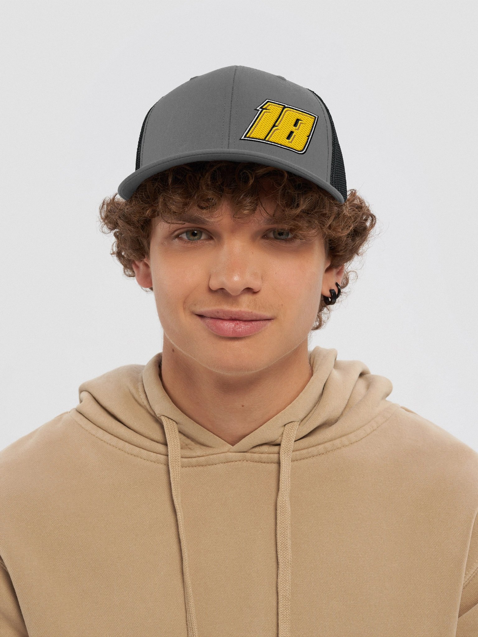 18 Trucker hat product image (9)