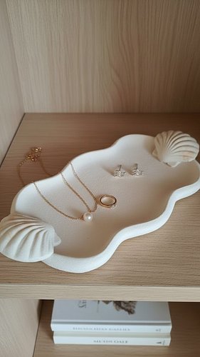 I am testing the new moulds with shells from @nicolemould using their new casting material ☺️ Just have to wait for the demou...
