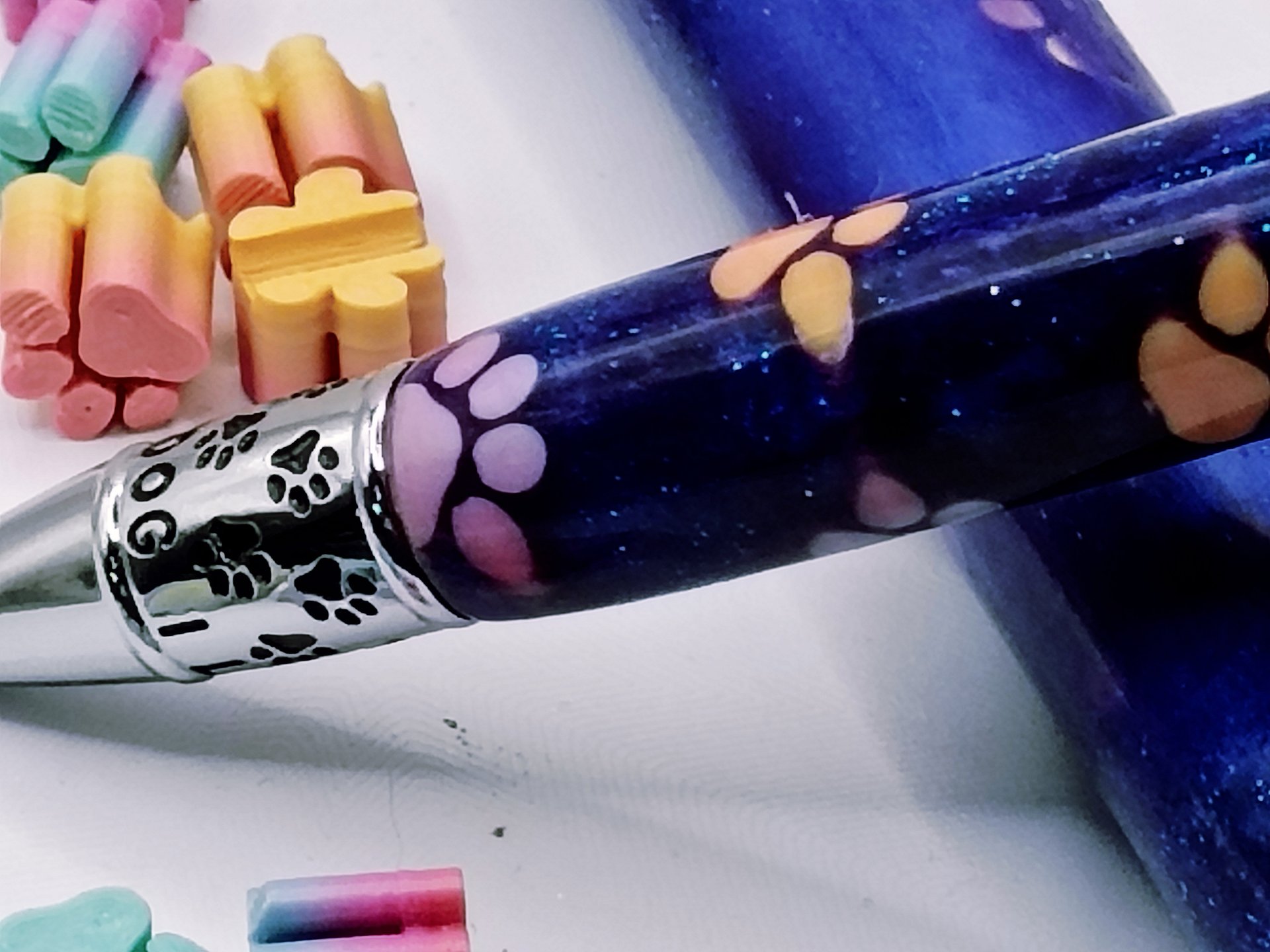 Paw-some Pup Pen – Sparkly Purple Resin & Rainbow 3D Paws product image (5)