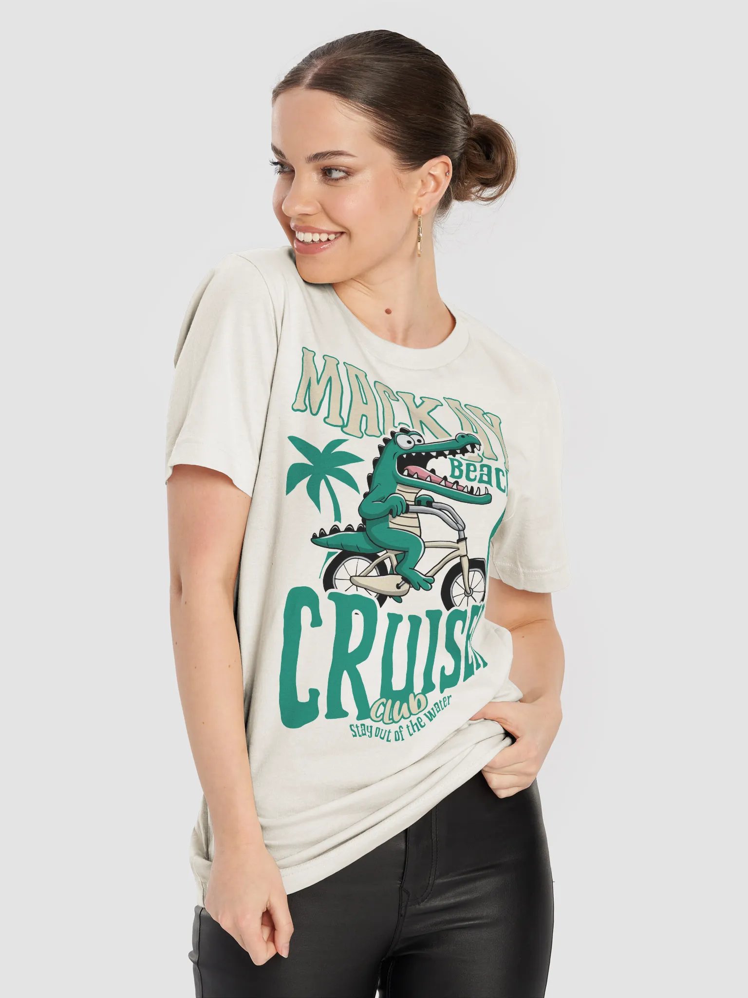 Mackay Beach Cruiser Crocodile T-Shirt – Funny Retro Bike Graphic Tee | Stay Out of the Water! product image (48)