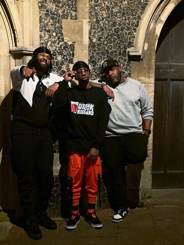 Me and the Broskados @loccdwolfreacts @rayvibe5 otw to @thebigpushband show! If you see us…Po Up! This won’t be the drip tho ...