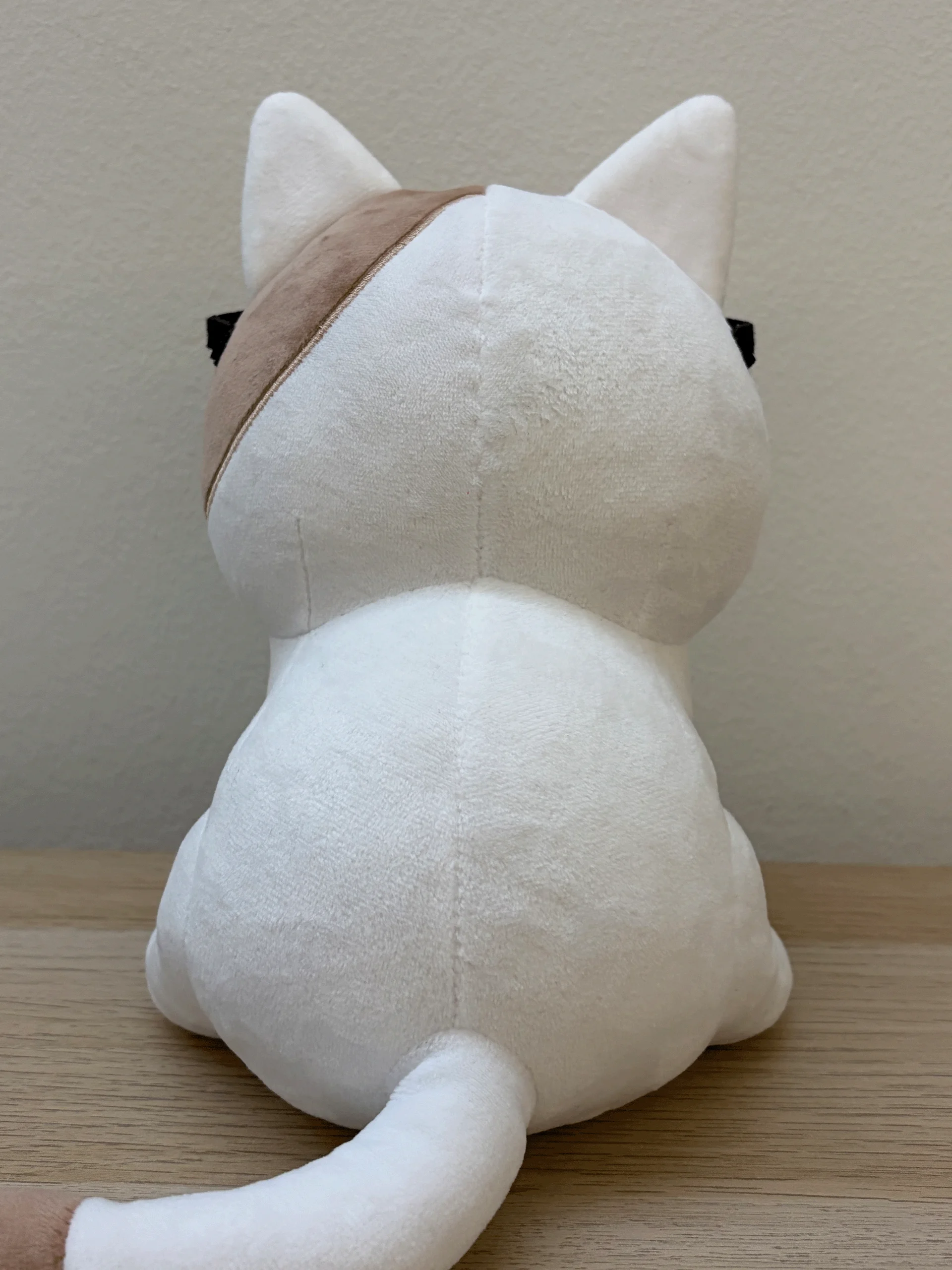 Beluga Plushie product image (3)