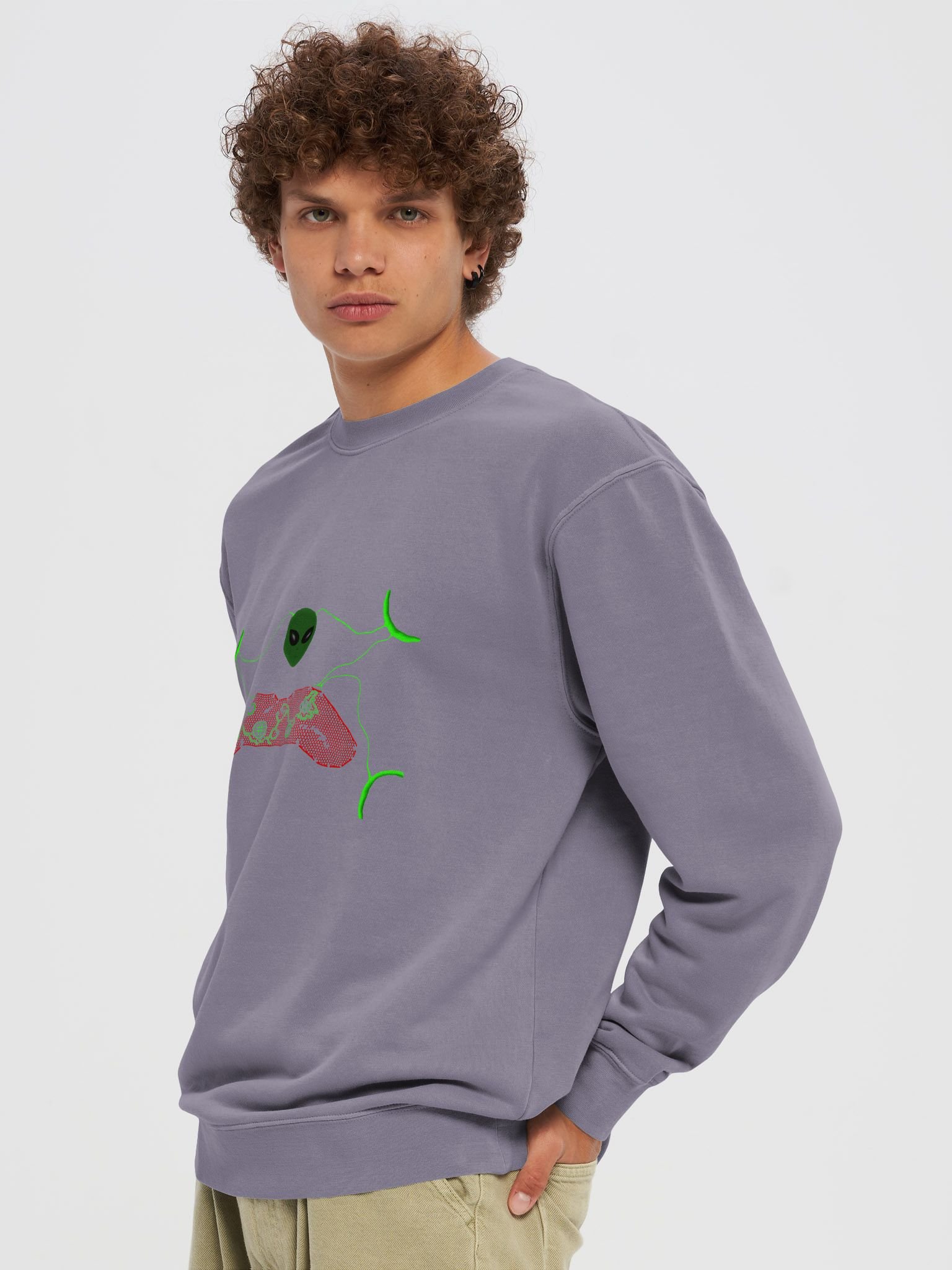 Galactic Gamer Alien Sweatshirt product image (5)