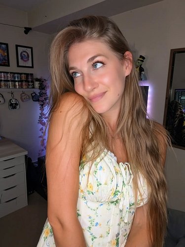 First two days of sundresses from the SUNDRESS-A-THON 🌻!! Absolutely stunning dresses from the brand @scarletdarkness_brand ,...