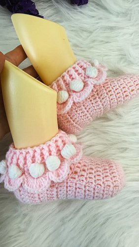Comment RUFFLE for the pattern link 🧶🧶

#rufflesocks #crochet #babyfashion #newbornsocks #crochetpatterns