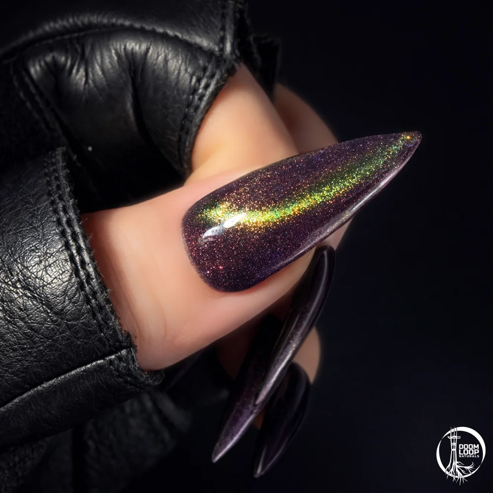 NOBODY OWNS THE MOON - Midnight Indigo Green-Red Magnetic Nail Polish product image (6)