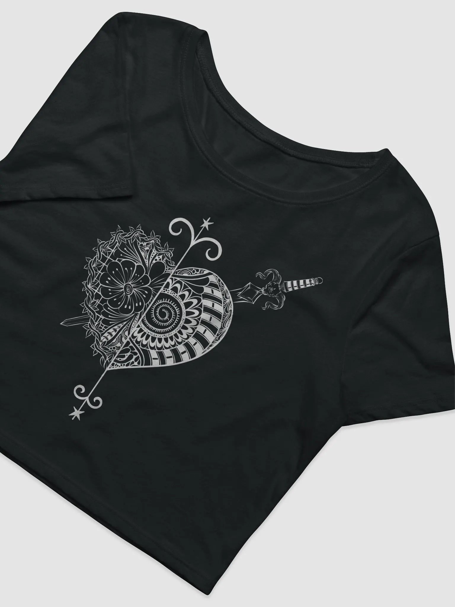Crop top noir avec le vèvè d’Erzulie Dantor product image (4)