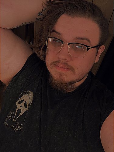 I think I’m adjusting too the glasses life pretty alright, they kinda make my face look more mature in a weird way