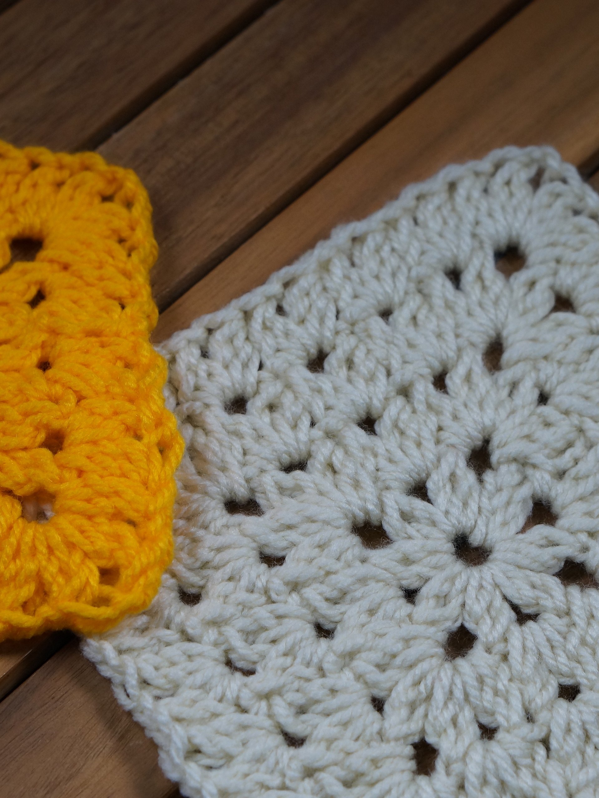 Solid cluster V stitch granny square pdf pattern product image (1)