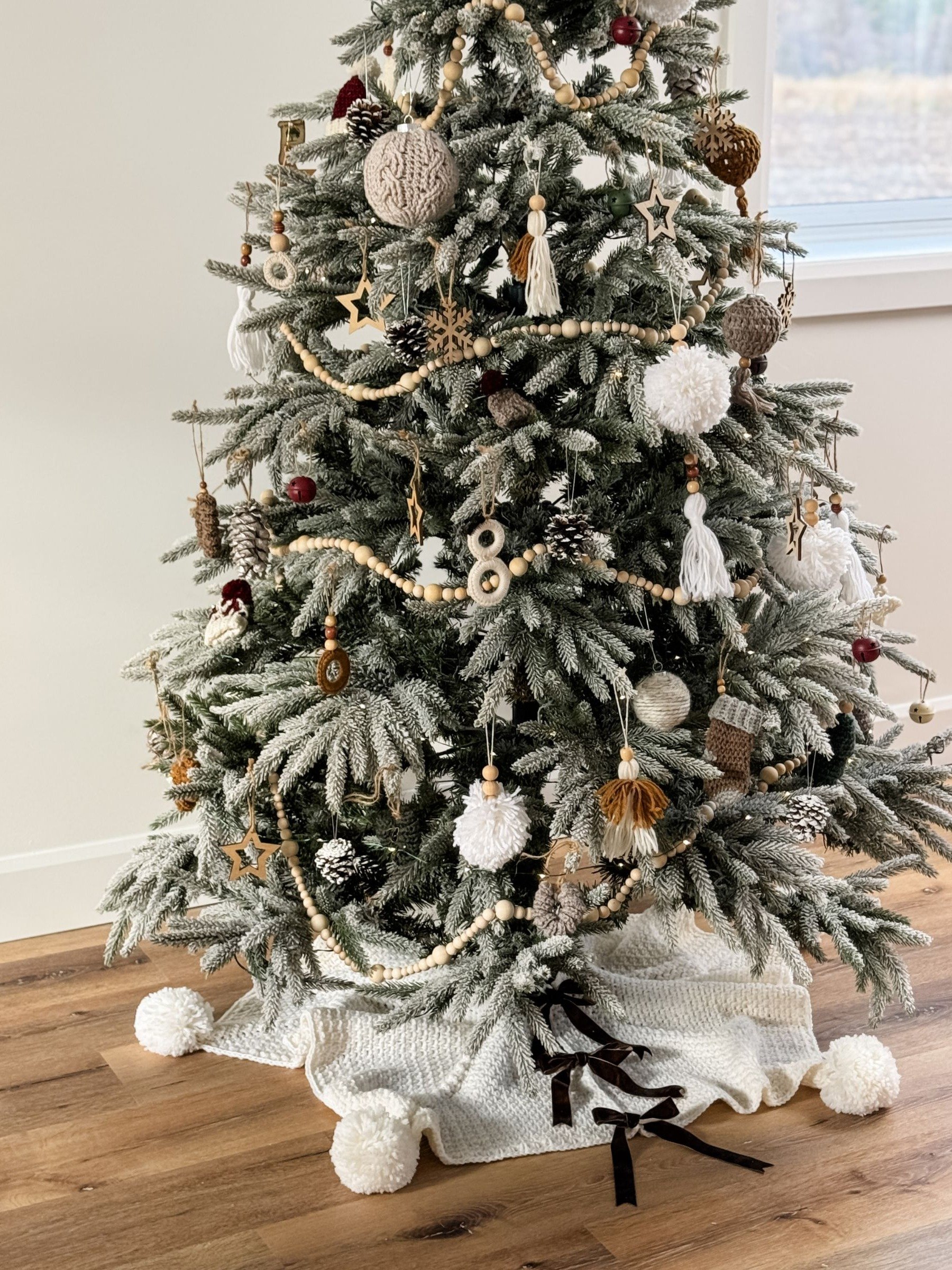 Holiday Weave Tree Skirt Crochet Pattern product image (10)