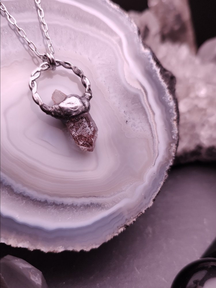 Sorcery Talisman - Blood Speckled QTZ product image (3)