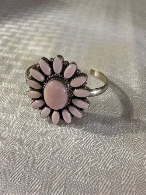 Artisan Pink Conch Shell "Blossom Link" Cluster Bracelet product image (1)