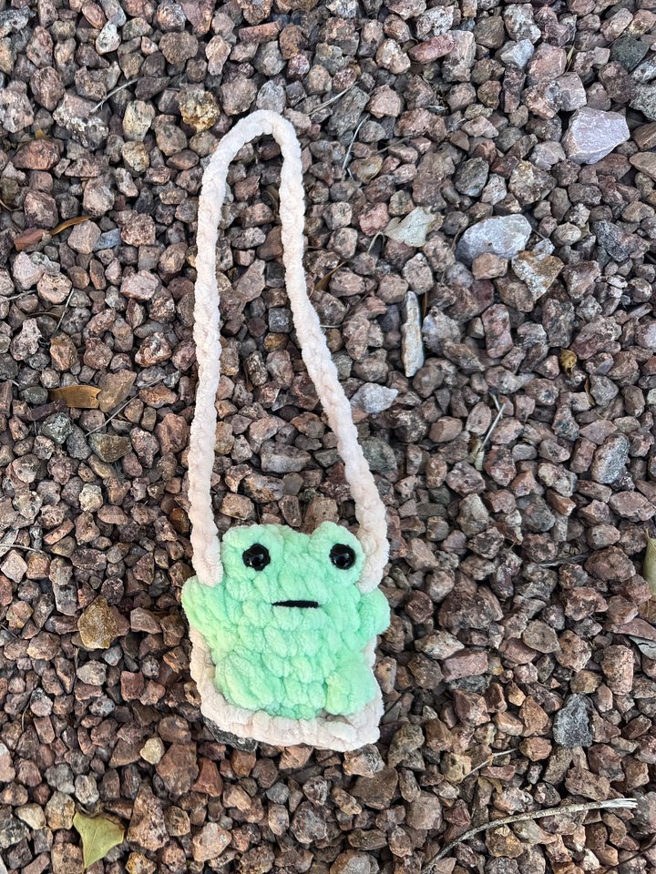 Swinging Frog Plushie Crochet Pattern product image (2)