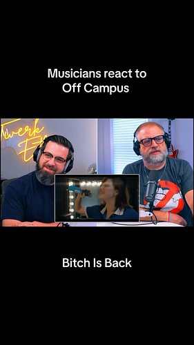 Who doesn’t love a hockey romance? @offcampushq @offcampusonprime @ellabright__ @belmontcameli #twerkethic #reaction #offcamp...