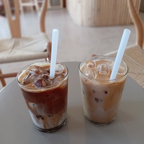 Iced Coffee😋☕😎...

#selahcoffeehermanus #geraldsmithartphoto #geraldsmithart #hermanustourism #projecthousemedia #icedcoffee