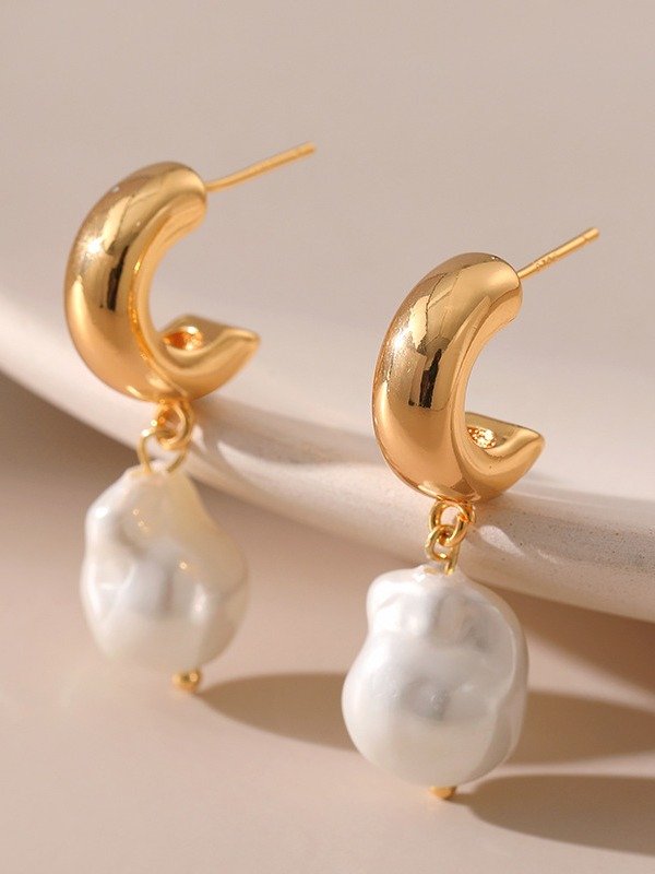 Hailey Drop Earrings product image (1)