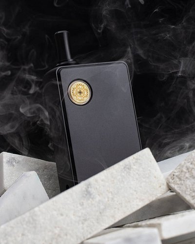 That black v1.5 looking gooooood😍
@dotleafofficial dry herb vaporizer
◾◾◾◾◾
📸@toxic__drummer
#dotleafofficial #canonusa #35mm...
