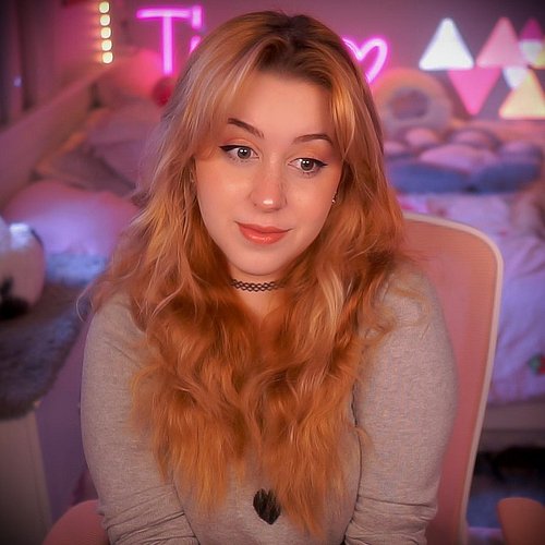 Oh hey, guess who is back and also a redhead now 🤍
.
.
.
.
.
#twitch #twitchstreamer #streamer #youtuber #gamergirl #gaming #...