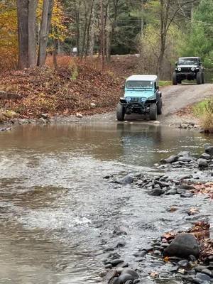 #wheelingwednesday throw back to last fall. @onX Offroad @offthegridsurplus @MidlandUSA @OPENROAD 4WD @Wolfbox_us @Skid Row Offroad #onxoffroad #4x4 #watercrossing 