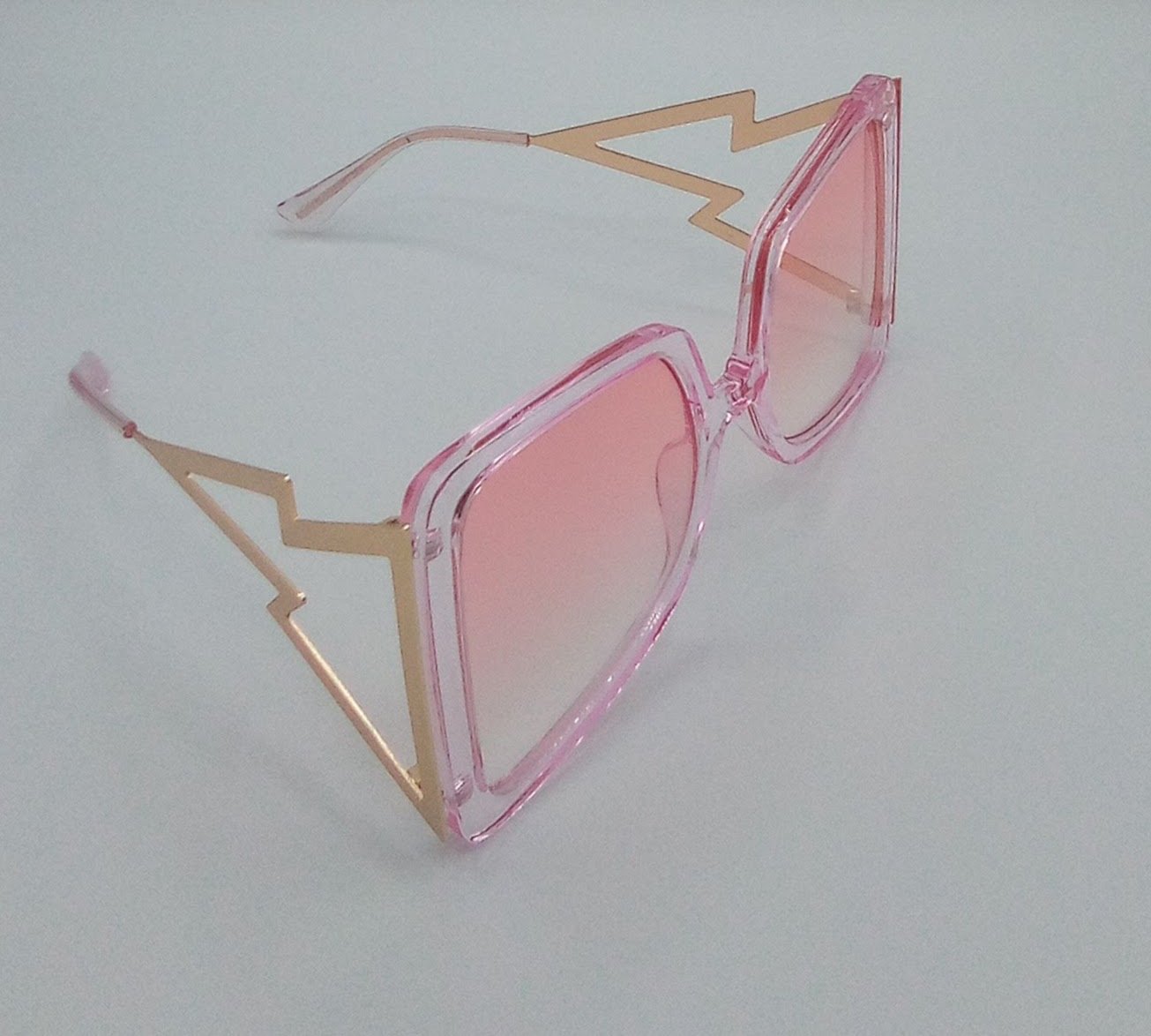 Strikenly Beautiful product image (1)