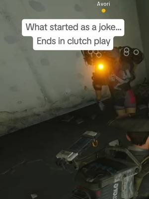 @Avori and I turned a battery into a trap. Trolling raiders turned into a clutch play by the end. #arcraiders #gamingclips #clutchmoment #funnygaming #funnygamingclips 