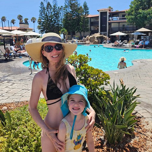 Bought a pool pass from a local resort 10 mins from home, and had a few hours of vacation🙂❤️❤️❤️ #staycation #family #motherd...