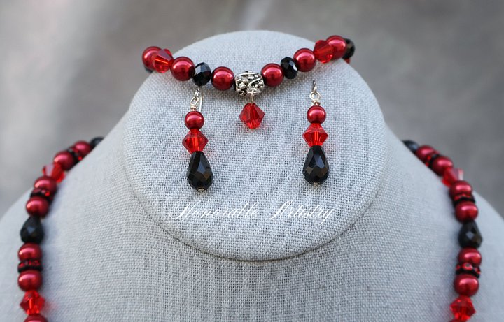 Red and Black Medallion Jewelry Set product image (2)