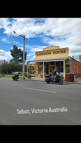 Lunch with my good friend Paul Wood at Fossickers in Talbot, Victoria Australia today. 
Join me next Friday for morning tea a...