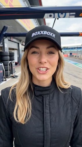 You have to pick. Team #georgerussell63 or team #kimiantonelli
