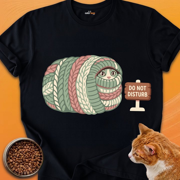 Blanket and Cat product image (1)