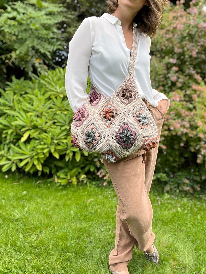 Granny Square Crochet Bag Pattern product image (1)