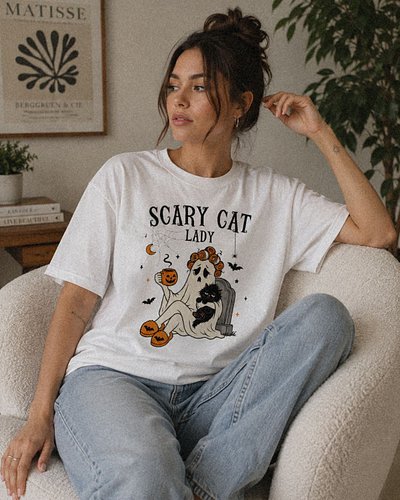 Ghosts, black cats, and pumpkin spice... the holy trinity of fall. 👻🐾