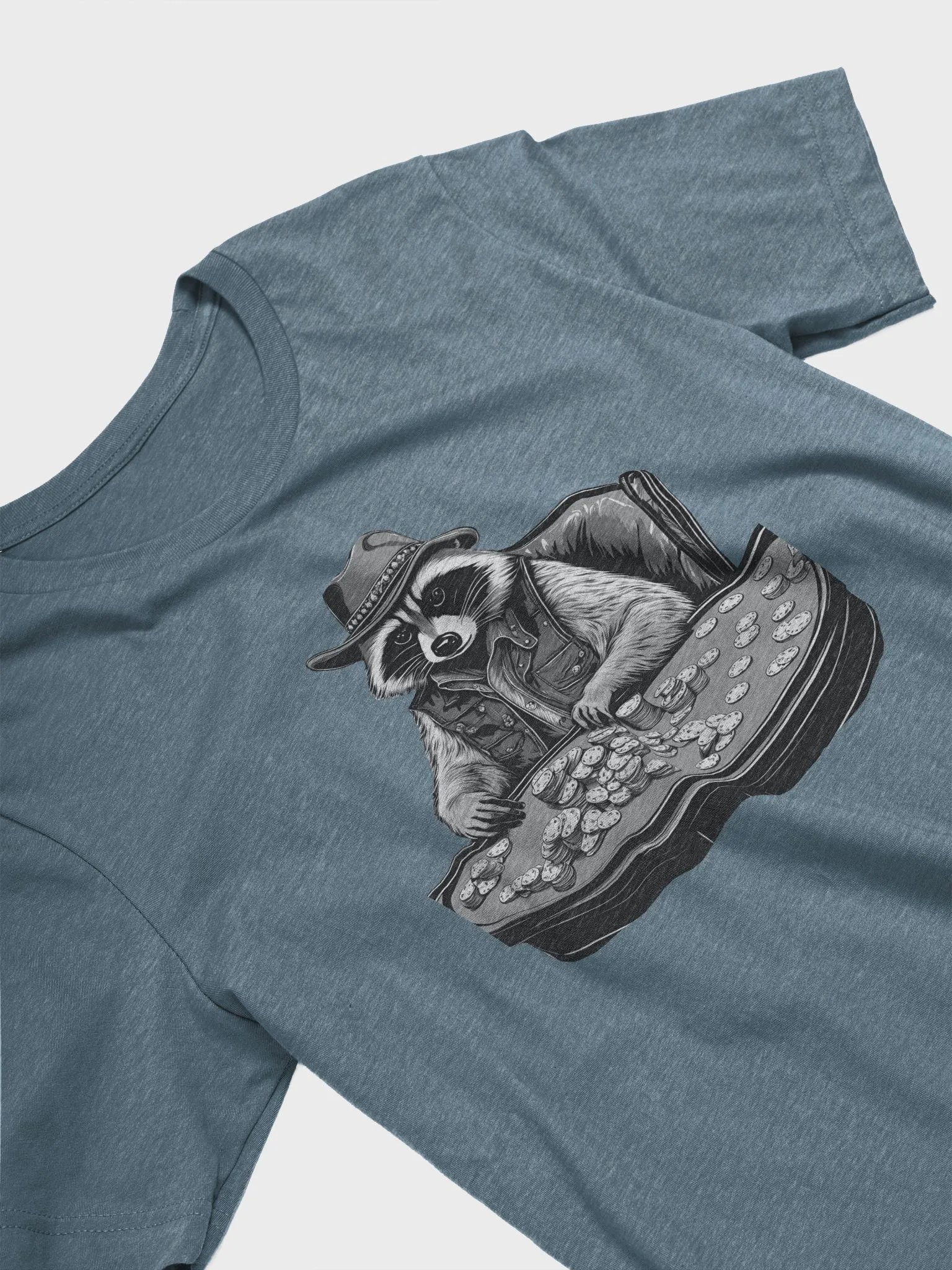 "Poker Pro Racoon" - T-Shirt product image (5)