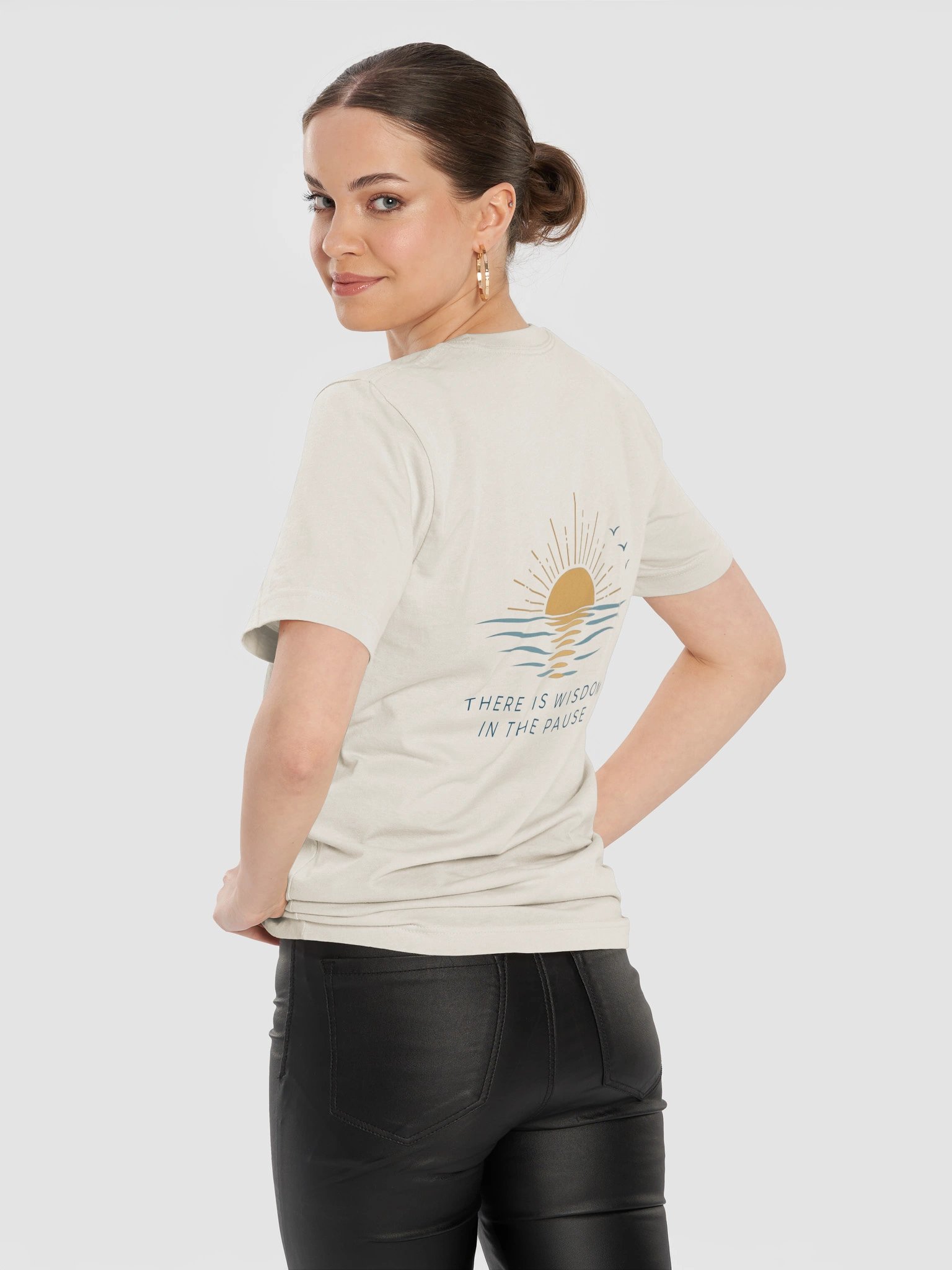 Wisdom in the Pause (T-Shirt) product image (12)