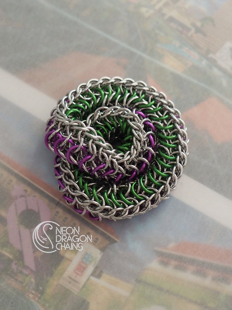 Mobius Fidget Toy / Green Purple Stripes product image (4)