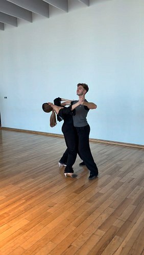 Birthday Waltz 🎁🎂 I believe that having the possibility of doing what I love, with whom I love, it’s the best present ever I ...