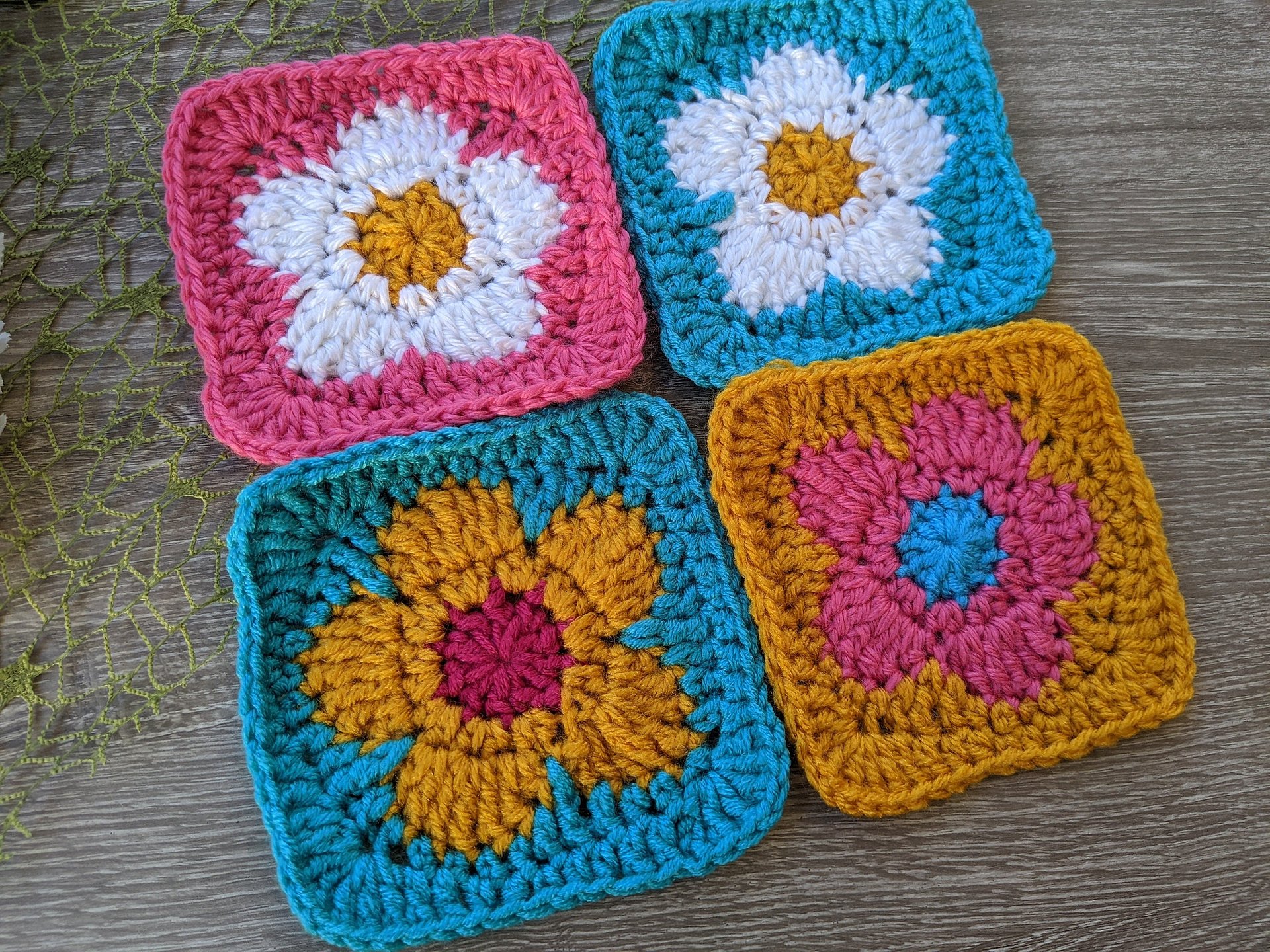 Crochet Daisy Flower Granny Square Pattern product image (5)