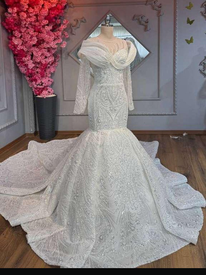 Wedding dress product image (1)