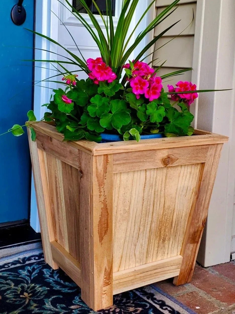 Three Picket Box Planter Plan product image (3)
